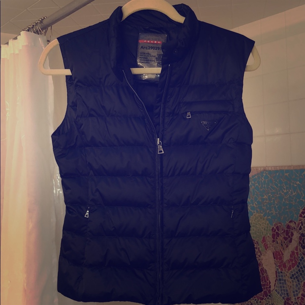 Prada vest size 4
